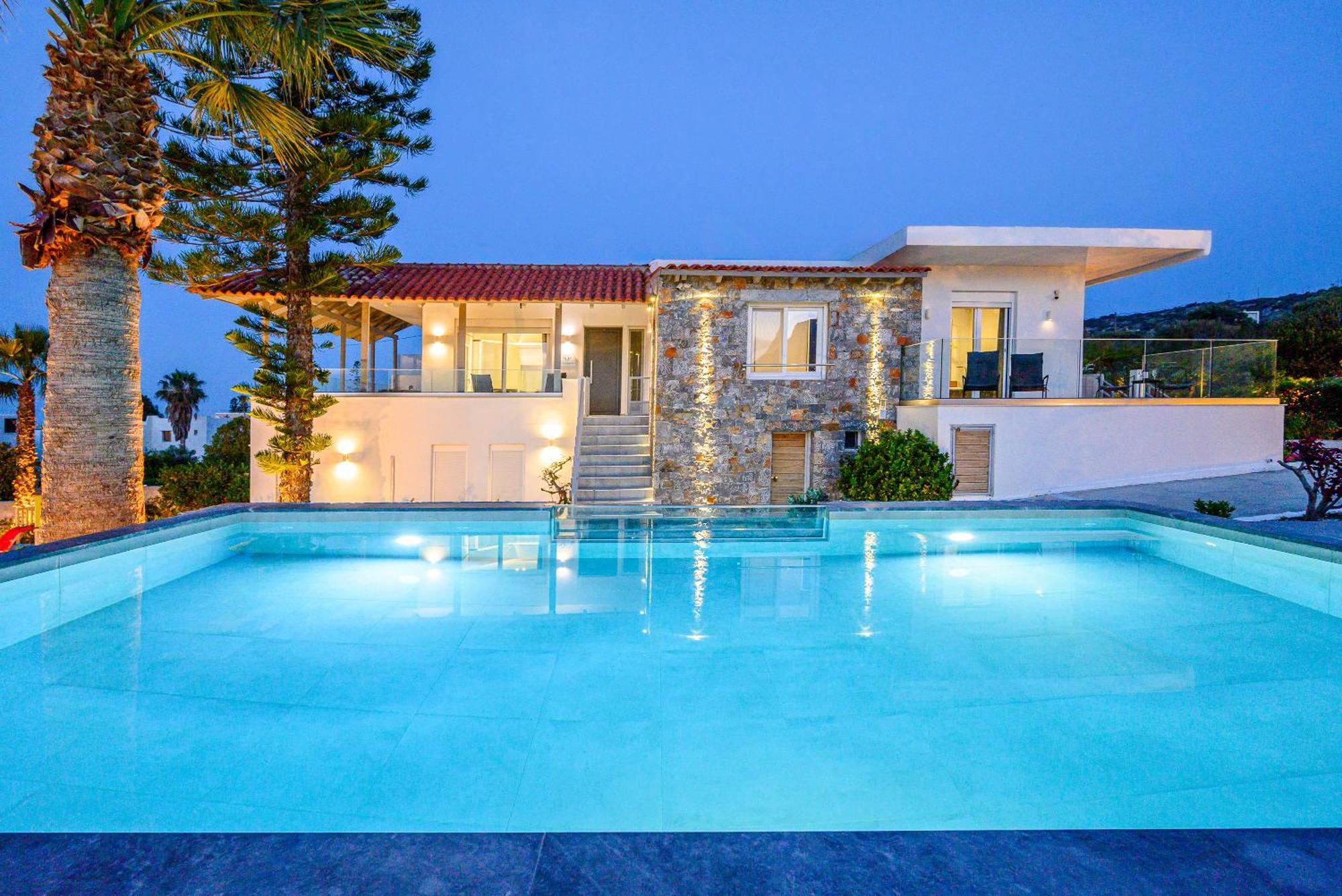 Queen'S Gem Luxury Villa - Heated Jacuzzi & Pool Херсониссос Экстерьер фото